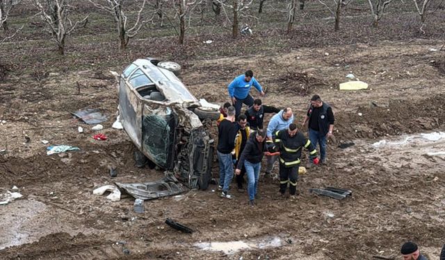 Isparta'da trafik kazası! Otomobil şarampole uçtu...