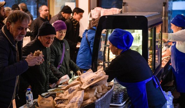 İzmir Büyükşehir’in Kent Lokantaları’nda iftar ücretsiz!