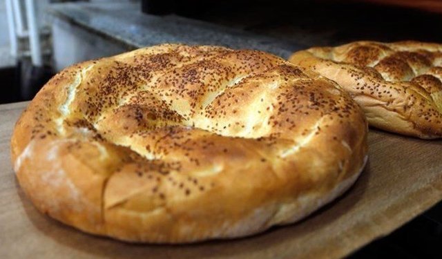 İzmir'de 300 gramlık Ramazan pidesi 30 TL'den satılacak