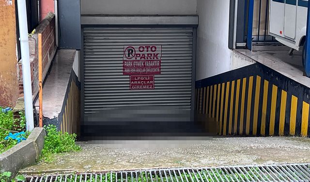 Otopark girişinde intihar! Boğazında ve bileklerinde...
