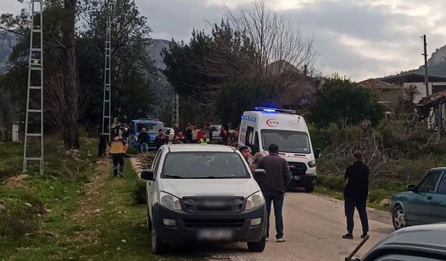 Kamyonetin kasasından düşen kadın hayatını kaybetti!