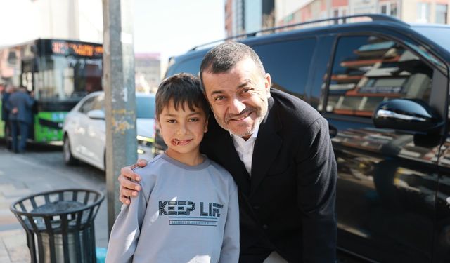 Çavuşoğlu’ndan vatandaşlarla sıcak buluşma