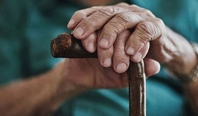 Kireçlenmede 60 yaş üzeri ve kadınlarda risk artıyor