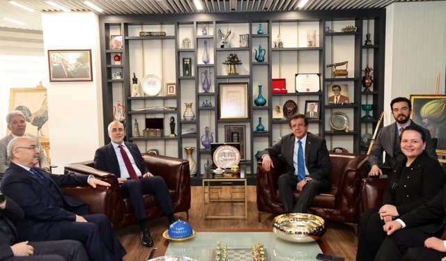 Bakan Işıkhan işçilerle buluştu