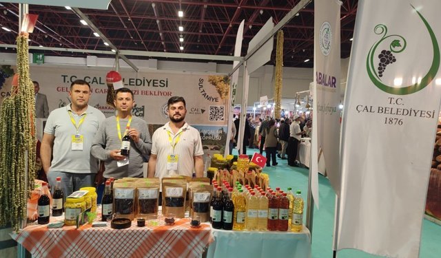 Çal’ın doğal ürünleri YÖREX’te yoğun ilgi gördü