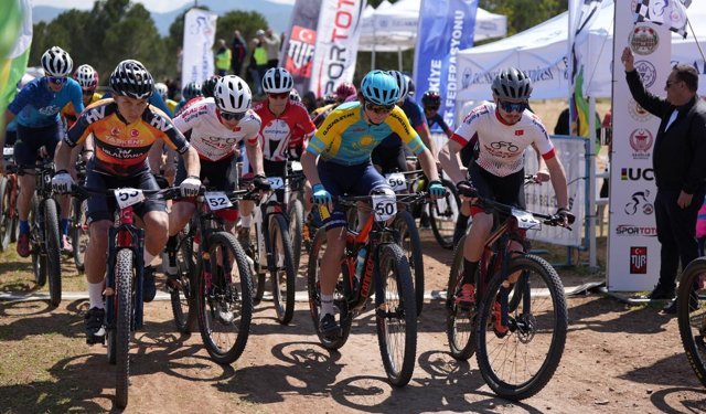 Ferdi Zeyrek Kupası'nda 6 ülkeden 649 sporcu kıyasıya yarıştı