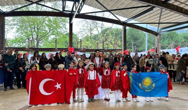 PAÜ Çocuk Üniversitesi 23 Nisan'ı Kutladı