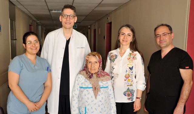 Yumurtalık kanseri teşhisi konulan hasta sağlığına kavuşturuldu