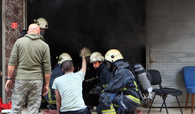 Sünger dolu depoda korkutan yangın