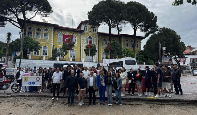 Bursa’dan Buldan’a kültür köprüsü: Başkan Orpak genç misafirleri ağırladı