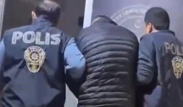 50 yıl hapis cezasıyla aranan şüpheli gardıropta yakalandı