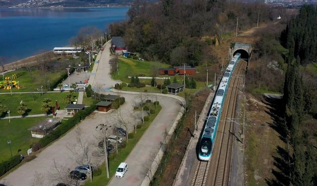 "Milli Elektrikli Hızlı Tren'imiz saatte 240 kilometre hıza ulaştı"