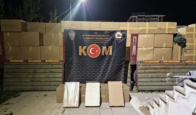 Polis 20 milyon TL’lik kaçak doldurulmuş makaron ele geçirdi