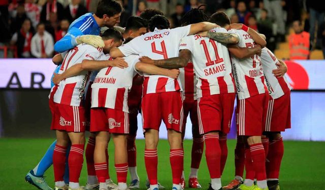 Süper Lig’e veda edecek son takım yarın belli olacak