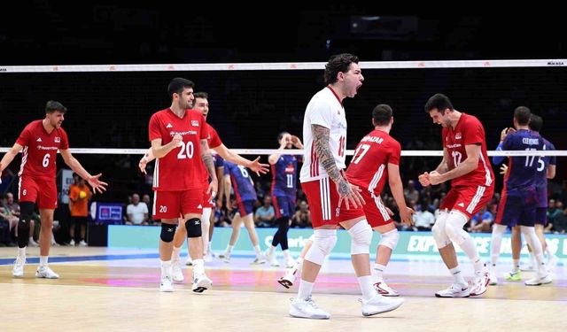 A Milli Erkek Voleybol Takımı, Fransa’yı 3-0 mağlup etti