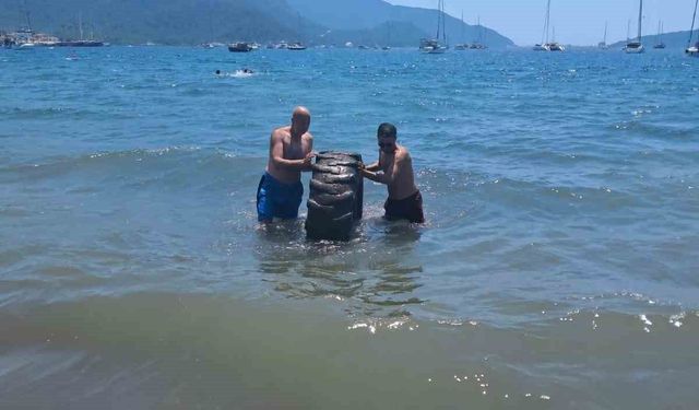 Denizden çıkan dev lastik şaşırttı