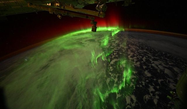 NASA astronotunun uzaydan görüntülediği kutup ışıkları mest etti