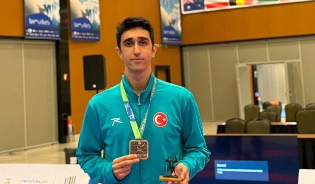 Denizlili Batuhan karate dünya üçüncüsü oldu