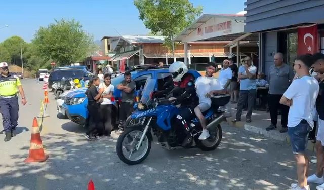 YKS’ye yetişemeyen öğrencinin imdadına jandarma yetişti