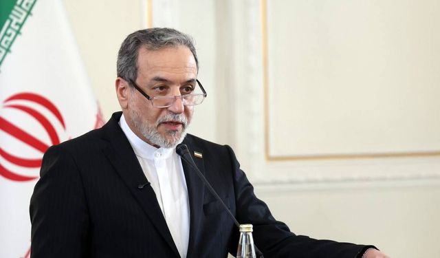 Arakçi: "ABD yönetimindeki bazı kişiler başlarını kuma gömmüş durumda"