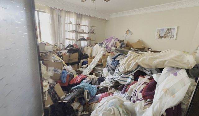 Çöp evden 2,3 ton atık çıkarıldı