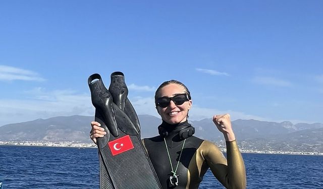 Şahika Ercümen'den iki altın madalya