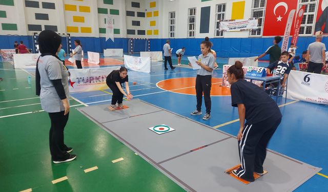 Denizli'de Hemsball turnuvasına yoğun katılım