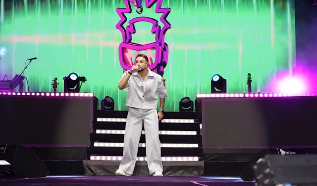 Sefo'dan coşku dolu konser