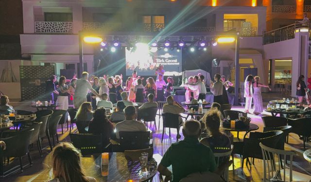Türk gecesi turistlerden tam not aldı