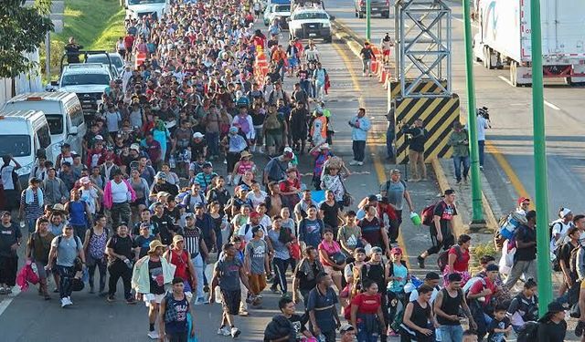 ABD’den göçmen vizesi kararı: Tüm başvurular durduruldu