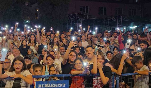 Buharkent’te festival coşkusu Eypio ile sürdü
