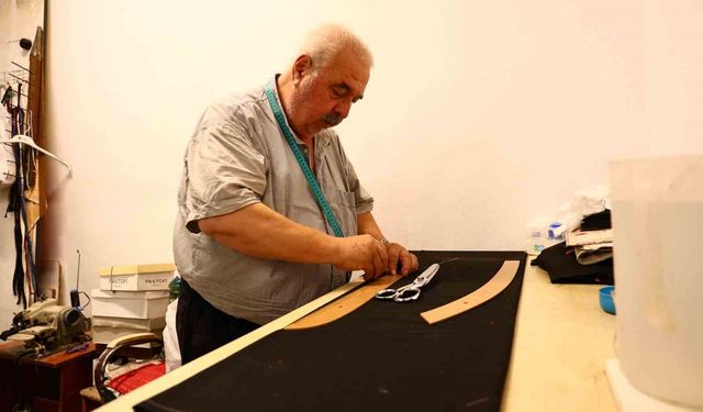 60 yıllık terzi tarihi kaybolan mesleğini anlattı