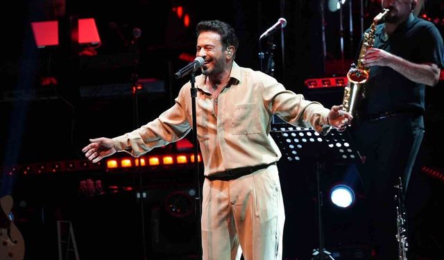 Emre Altuğ’dan müzik dolu gece