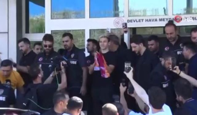 Galatasaray’ın yeni transferi Aleksey Batrakov, İstanbul’a geldi