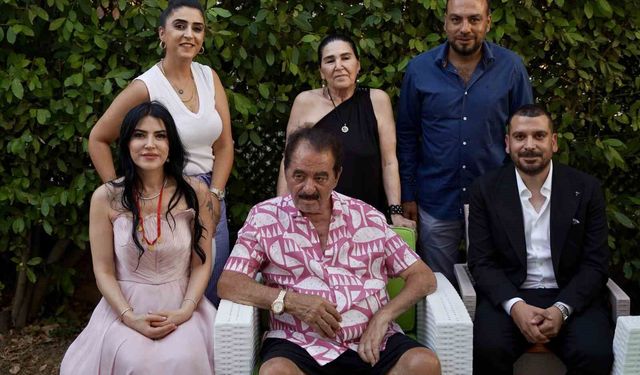İbrahim Tatlıses’in evinde mutlu gün: Manevi kızına isteme töreninde beşi bir yerde taktı