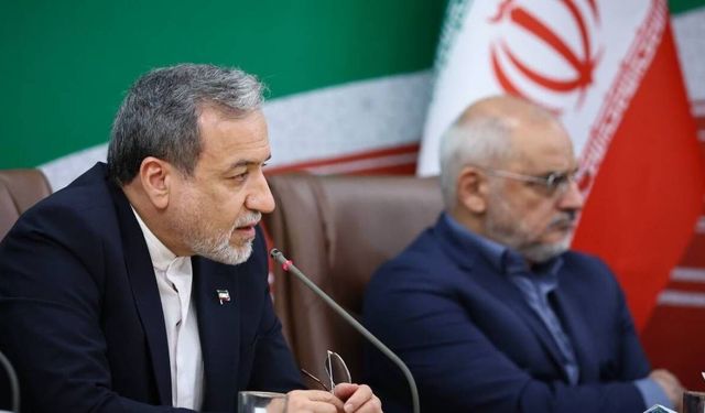 İran: "ABD ile müzakere yürütmüyoruz sadece aracılar üzerinden mesaj alışverişinde bulunuyoruz"