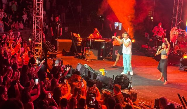 Kenan Doğulu Marmaris Amfiteatr'da devleşti