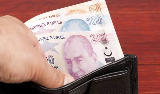 Yaşlı ve engelli aylıkları hesaplara yatırılmaya başlandı