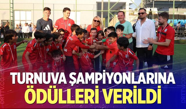 Merkezefendi’de Turnuva Şampiyonlarına Ödülleri Verildi