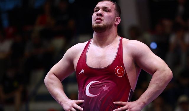 Milli güreşçilerden madalya yağmuru!