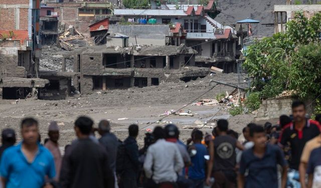 Nepal’deki sel felaketinde bilanço ağırlaşıyor