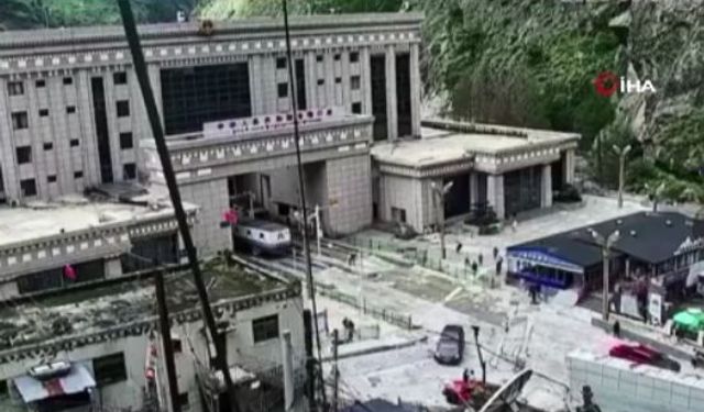 Nepal'deki sel felaketinde can kaybı 17'ye yükseldi