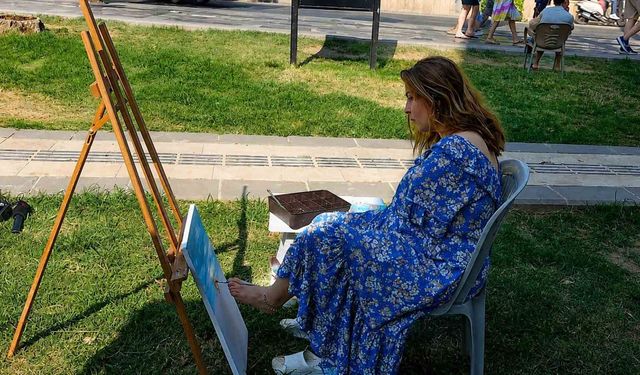 Ayakları ile hayata tutundu! Eserleri sınırları aştı