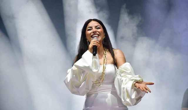 Sevilen sanatçı Zara’dan Karacasu’ya festival daveti