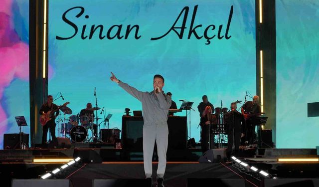 Sinan Akçıl’dan Erzurum’da unutulmaz konser