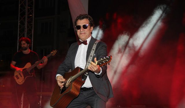 Ayna'dan muhteşem konser!