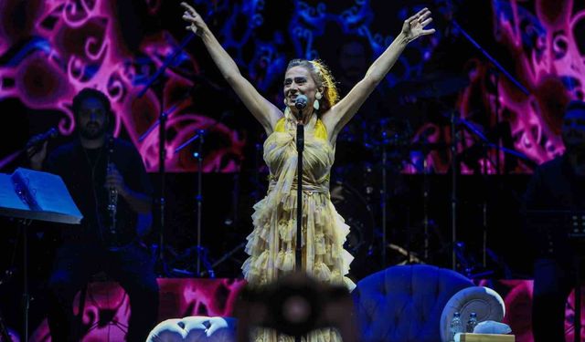 İEF’de Yıldız Tilbe rüzgarı esti