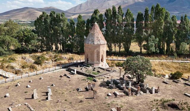 Tarihi Selçuklu Mezarlığı ve Halime Hatun Kümbeti’nde çalışmalar devam ediyor