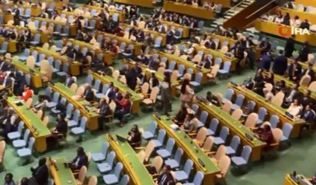 Netanyahu BM'de boş koltuklara konuştu