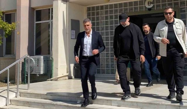 Sanatçı Özcan Deniz, kardeşlerinin hakaret davasında ifade verdi